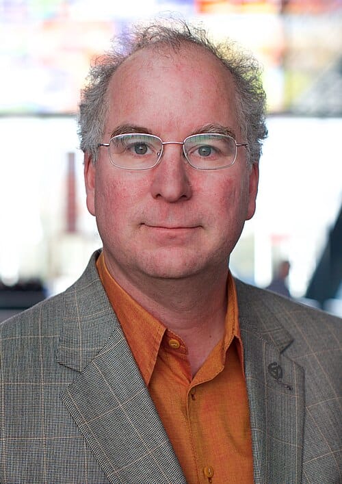 Brewster_Kahle_(cropped).jpg